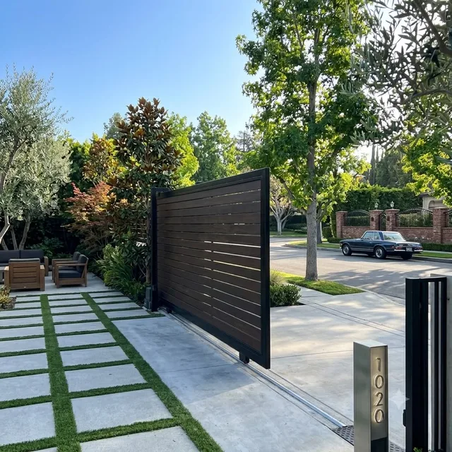 Driveway gate repair and service in Palmdale