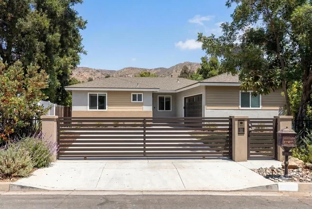 Gate and garage door repair in Fresno, CA
